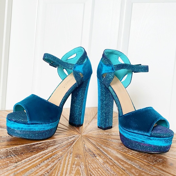 NIB Shoe Dazzle Teal Velvet Platform Sandals - Picture 3 of 12